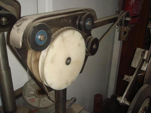 ΜΕΓΑΛΟ ΜΕ ΔΥΟ ΥΜΑΝΤΕΣ